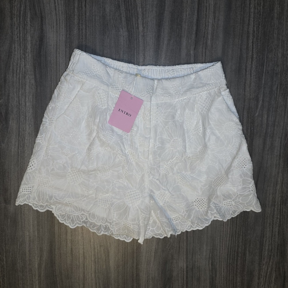 NWT Entro White Floral Lace Crochet Shorts Coquette Feminine Girly Sz L